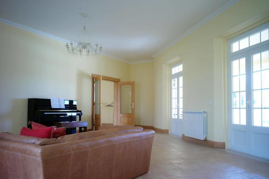 Casa Pedra Nobre Bed & Breakfast Nadadouro Exterior photo